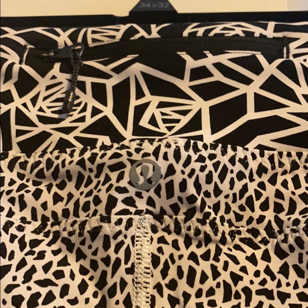 Lululemon Size 6 (No Tag) Compression Leggings - image 3